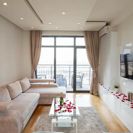 Waterfront - River View *